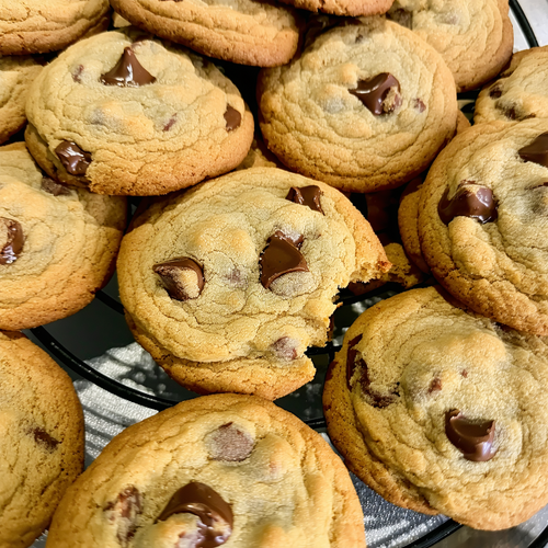 deliciosas-galletas-de-chispas-de-chocolate-cocinadas-a-la-perfeccion-en-una-freidora-de-aire